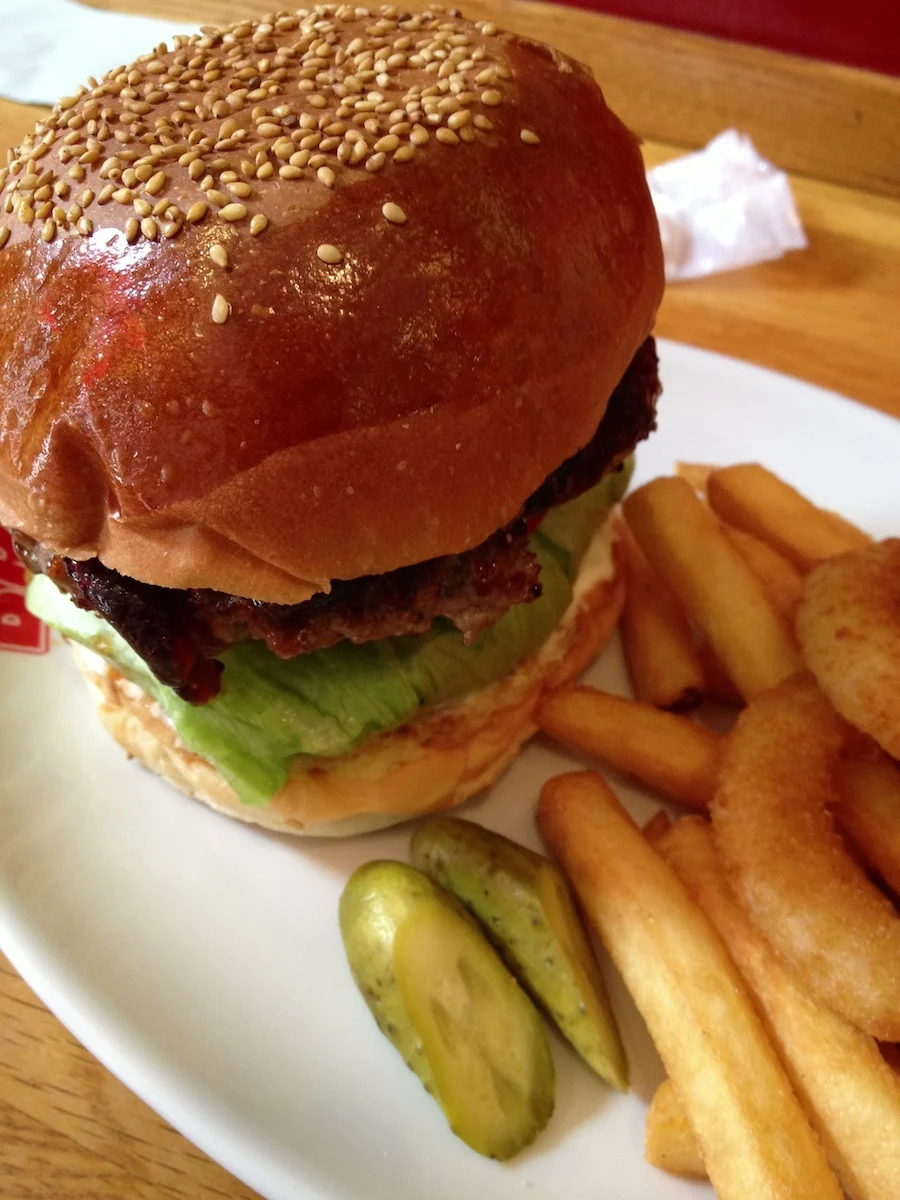 マクドナルドで食べられなくても高級ハンバーガーなら他にもあるよ