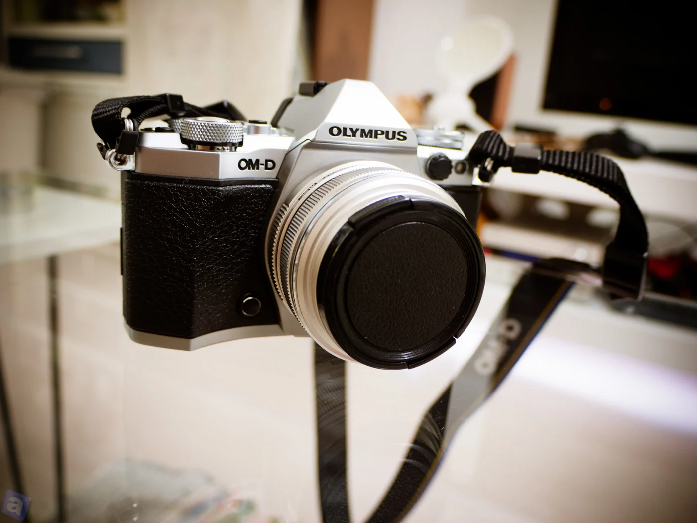 レトロで渋いデジカメ! OM-D E-M5 Mark II買った