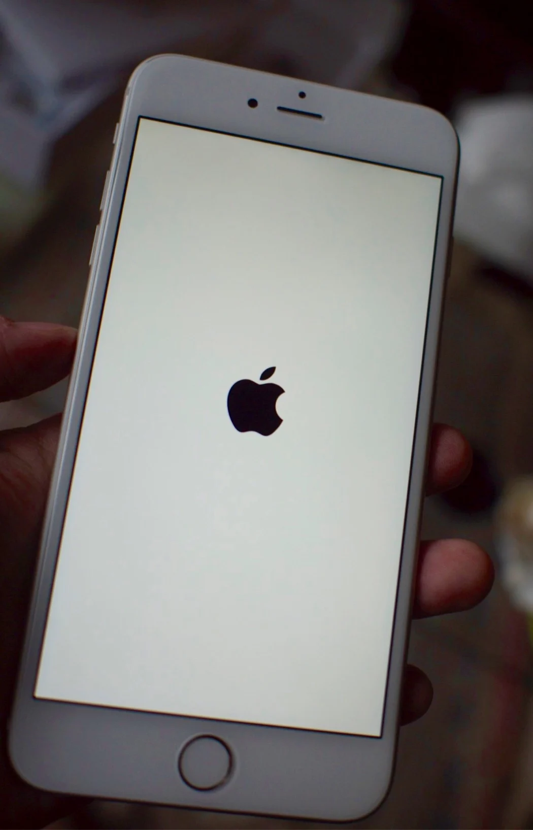 iPhoneは落下傷があると買い取りが大きく下がる