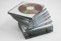 CDケースの正しい開け方と取り出し方